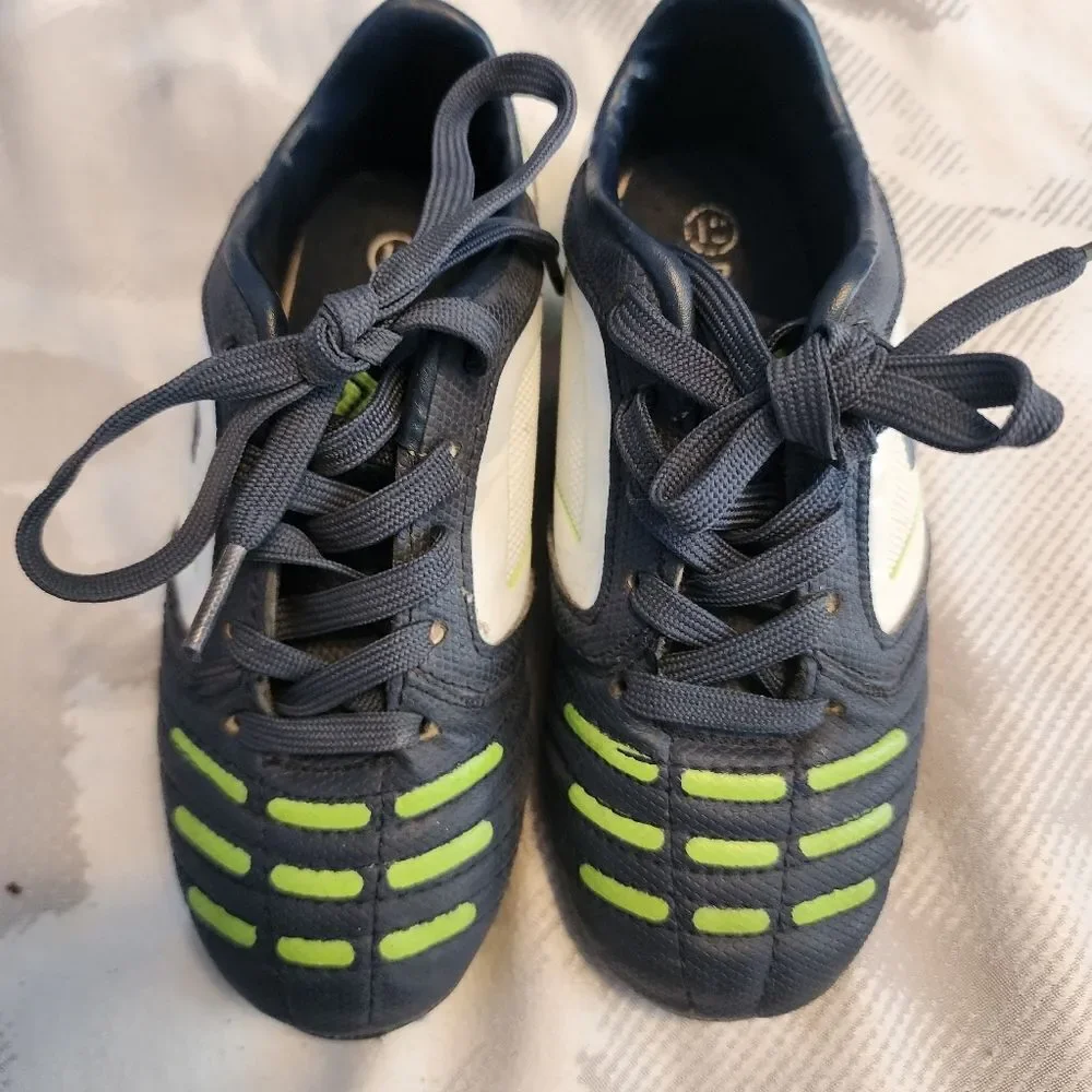 NEW Boys’ Cleats – Size 12 (Toddler) – Gray & Neon Green – Dream Pairs - Picture 6 of 7